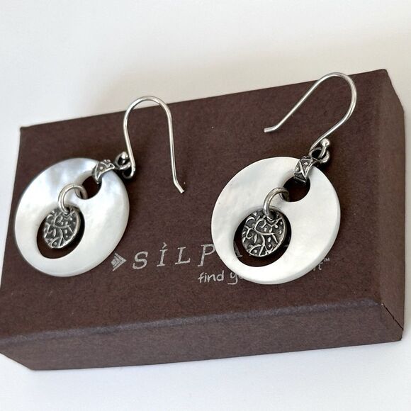 Silpada W1843 RETIRED  Mother of Pearl Coin Disc .925 Sterling Silver Earrings - Picture 5 of 6